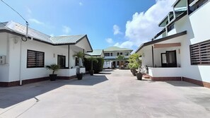 Front of property - Roche Kerlan Apartments (Praslin Island)