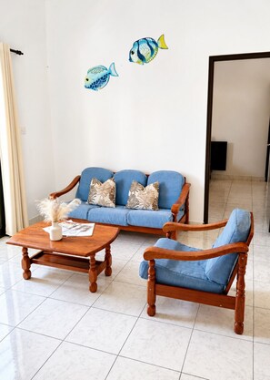 Deluxe Apartment, 2 Bedrooms | Living area