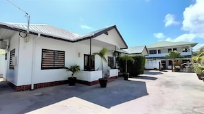 Front of property - Roche Kerlan Apartments (Praslin Island)