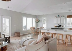 Offices - 3-Home, 13-Bed Compound Just Steps From The Beach (Folly Beach)