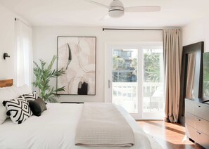 4 Schlafzimmer, Schreibtisch, Bügeleisen/Bügelbrett, Reisekinderbett