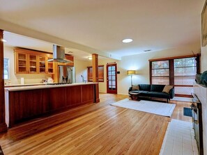 Basic Triple Room, Patio | Living area