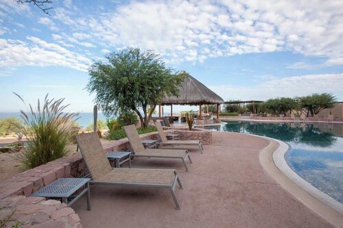 Villa Los Bittos with Beach Club Access & Golf Cart