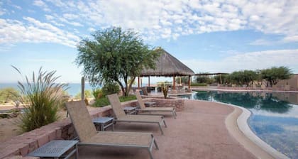 Villa Los Bittos with Beach Club Access & Golf Cart