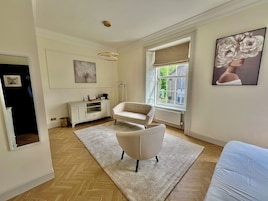 Casa geminada superluxo, vários quartos, barras de apoio para chuveiro, para não fumantes | Cortinas blackout, ferros/tábuas de passar roupa, Wi-Fi de cortesia
