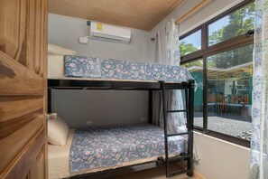 2 makuuhuonetta, tallelokero huoneessa, ilmainen Wi-Fi, vuodevaatteet