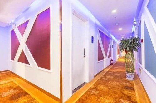 Super 8 Hotel (Beijing You'anmen Outer Street)