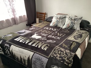 3 bedrooms, free WiFi, bed sheets - Funski Lodge, sleeps 10, Where Adventure Begins (Taumarunui)