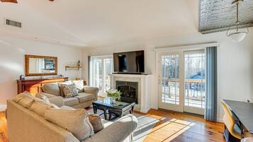 TV, fireplace, DVD player