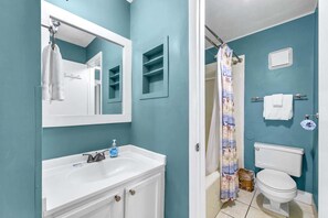 Condo, 1 King Bed with Sofa bed (The Summit 1209) | Bathroom | Towels, soap, toilet paper - The Summit 1209 (Panama City Beach)