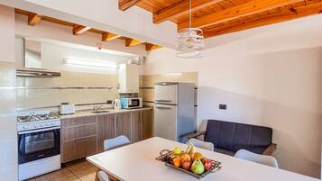 Apartment | Private kitchen | Electric kettle, toaster
