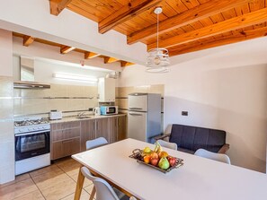 Apartment | Private kitchen | Electric kettle, toaster - Rent Up - Duplex en centro de Bariloche (San Carlos de Bariloche)