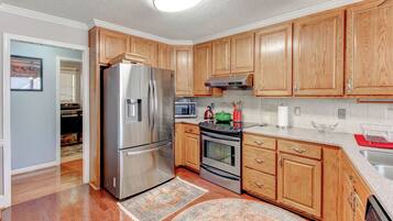 Microwave, oven, stovetop, dishwasher