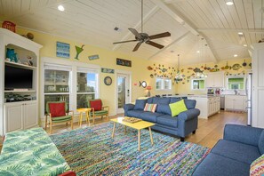 Smart TV - Beachfront Escape • Steps to Beach • Hot Tub on Deck • Ocean View • Sleeps 14 (Bolivar Peninsula)