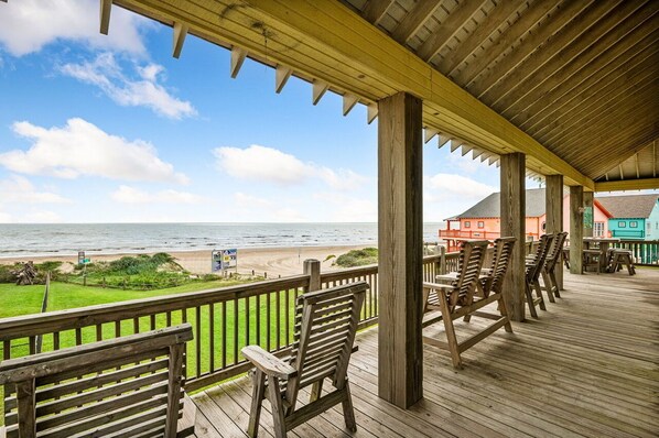Property grounds - Beachfront Retreat • Steps to Beach • Hot Tub on Deck • Ocean View • Sleeps 14 (Bolivar Peninsula)