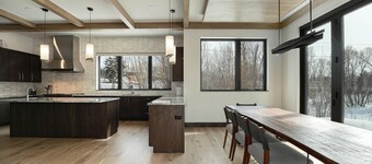 Yampa River House LUX 6-Bedroom w/ 1600+ Sqft Decks, Mtn View Hot Tub, Dwntwn