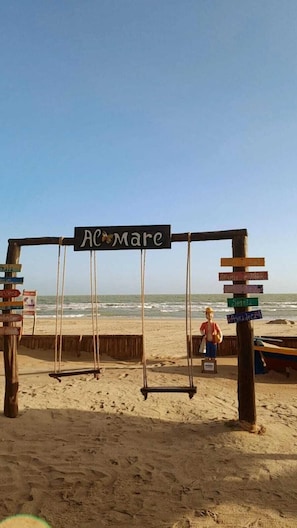 2 restaurants, pizza