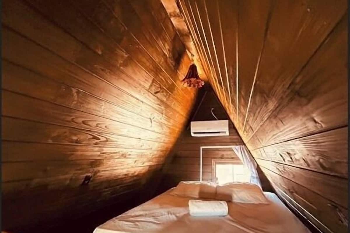 Family Chalet | 1 bedroom, desk, free WiFi