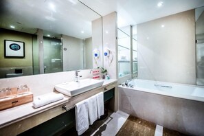 Bathroom - Haizhou Hotel (Haining)