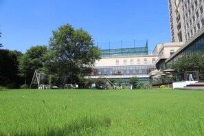 Property grounds - Haizhou Hotel (Haining)