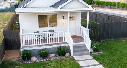 Sprawling Downtown Redlands Retreat Central to all Schools, Hospitals & Events