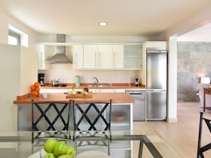 Private kitchen - Global Par4 Villa 24 8035 (San Bartolomé de Tirajana)