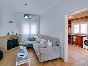 TV, fireplace, ping pong - Casa Pinto | Paredes de Coura | Private Pool (Paredes de Coura)