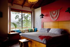 1 bedroom, desk, WiFi, bed sheets