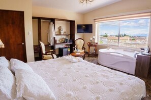 Standard Suite, City View | Desk, laptop workspace, free WiFi - Casa Loma Hotel Boutique  (Popayán)