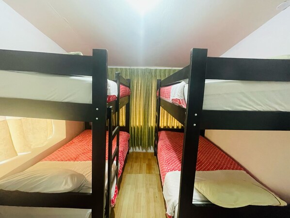 3 bedrooms, WiFi, bed sheets