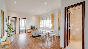 Apartment, Smoking | 15 bedrooms