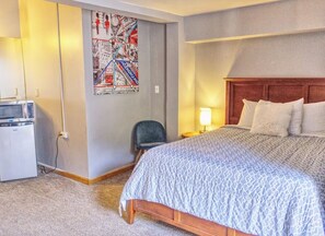 Traditional Room, 1 King Bed, Non Smoking