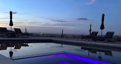 Hilltop Haven: Panoramic Views & Endless Adventure