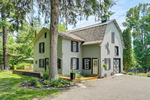 New Studio Walkable to Lake & Village w/ Pool!