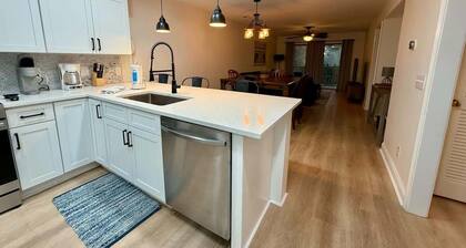 True Blue Golf Resort 2BR/2BA Condo – Pawleys Isla