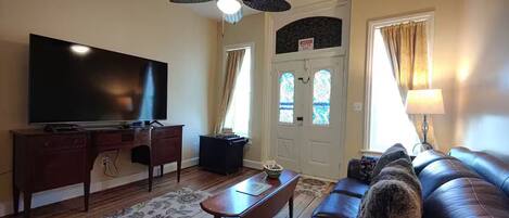 Smart TV, reproductor de DVD, libros