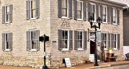 Fully Furnished 1 Bedroom Flat in Historic Downtown New Market