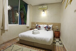 8 bedrooms, iron/ironing board, WiFi, bed sheets - Cosy Riad in the heart of Marrakech 5 minutes from the medina (Marrakech)