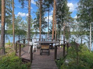Outdoor dining - Villa Joutsen in Saimaa with jacuzzi (Vuoriniemi)