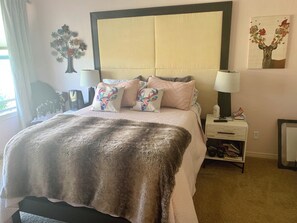 4 bedrooms, in-room safe, desk, WiFi