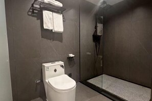 Room - Wanbai Hotel (Shanghai Hongqiao Airport National Convention and Exhibition Center) (Shanghai)