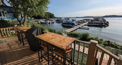 Lakefront Cottage w/Boat Rentals