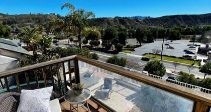 Spacious 5-bedroom house in marvelous Santa Clarita with spectacular view.