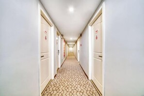 Interior - Home Inn (Shanghai Qingpu Chengzhong North Road Shiji Lianhua Plaza) (Shanghai)