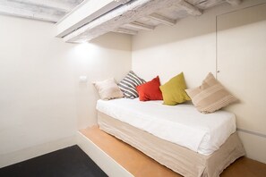 1 quarto, ferros/tábuas de passar roupa, Wi-Fi, roupa de cama