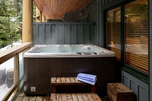 Bain à remous extérieur