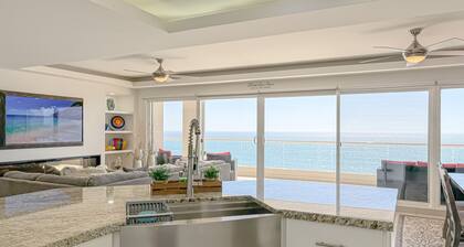 LuxuryPenthouse-Jolla Excellence-Indoorpool&Beach