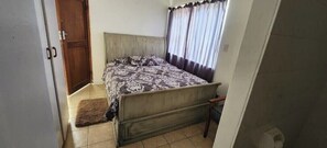 2 bedrooms, iron/ironing board, WiFi, bed sheets - Charming 2-bedroom house in fabulous Cape Town with WiFi (Cape Town)