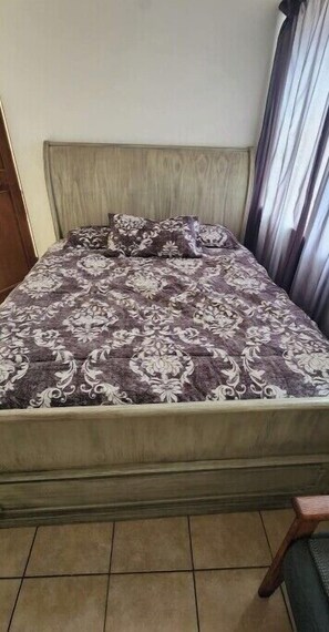 2 bedrooms, iron/ironing board, WiFi, bed sheets - Charming 2-bedroom house in fabulous Cape Town with WiFi (Cape Town)