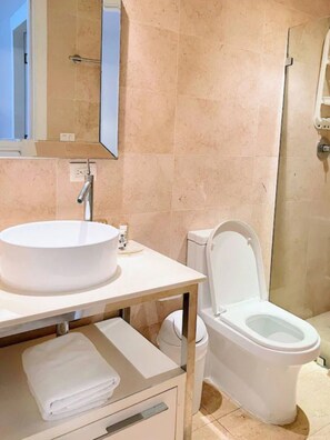 Towels, soap, toilet paper - Lujoso Apartamento - Yoo Panamá 21A (Panama City)